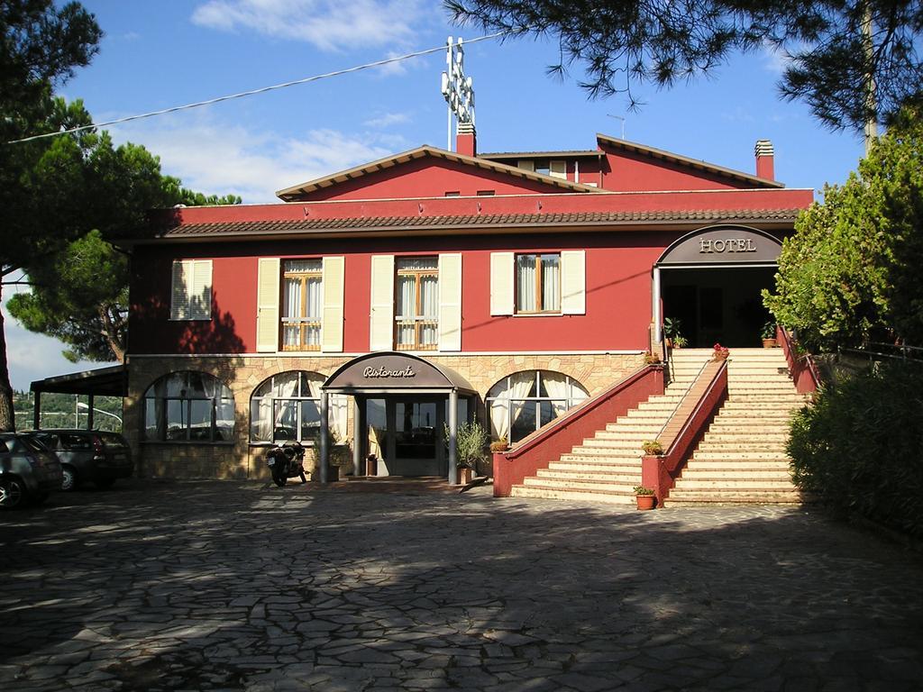 Hotel Cavalieri Passignano sul Trasimeno Extérieur photo