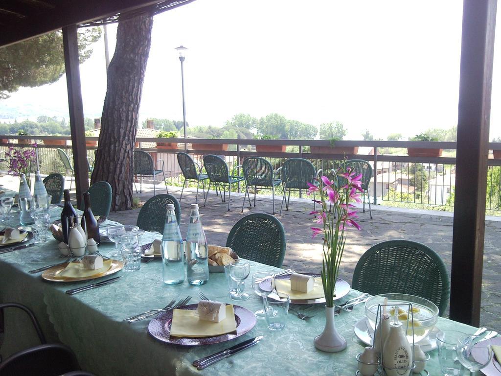 Hotel Cavalieri Passignano sul Trasimeno Extérieur photo