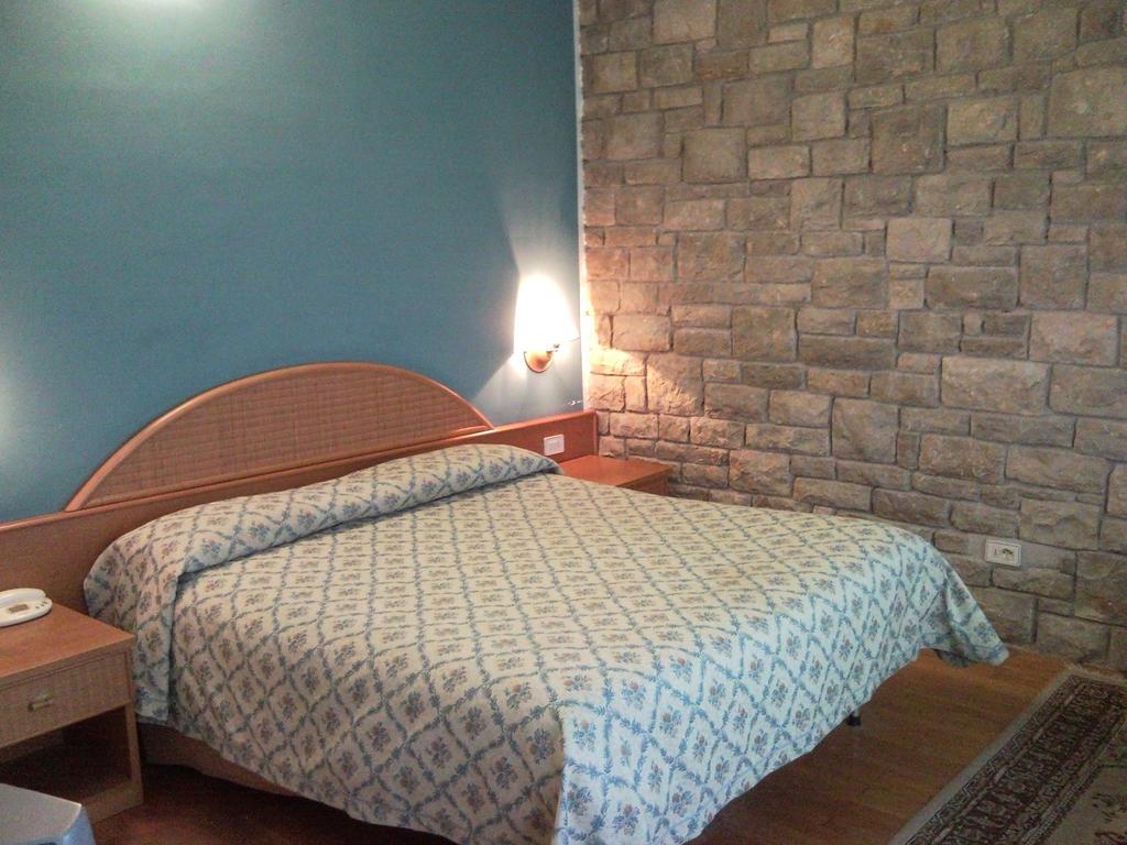 Hotel Cavalieri Passignano sul Trasimeno Extérieur photo