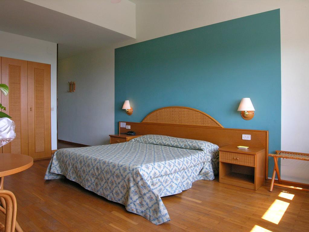 Hotel Cavalieri Passignano sul Trasimeno Extérieur photo