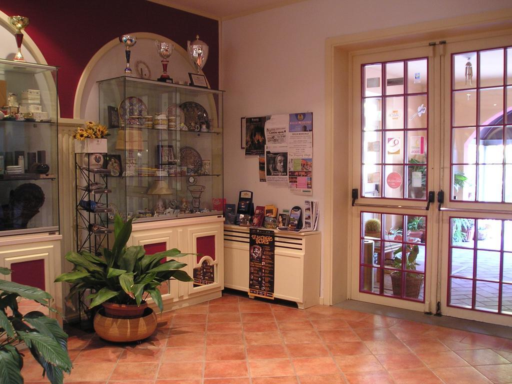 Hotel Cavalieri Passignano sul Trasimeno Extérieur photo