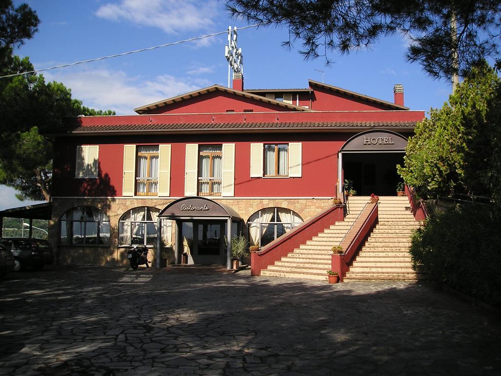 Hotel Cavalieri Passignano sul Trasimeno Extérieur photo