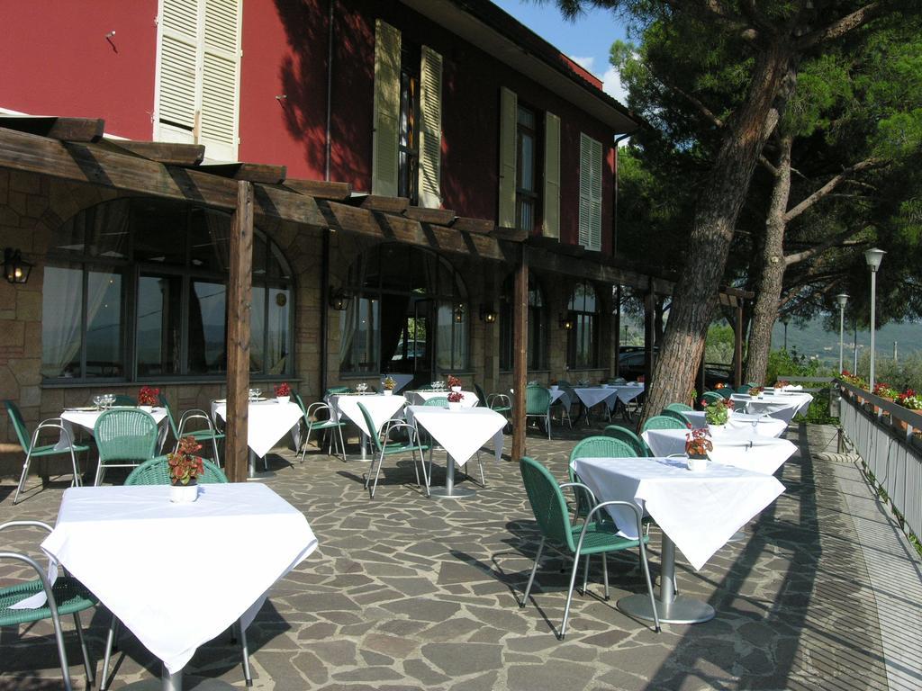 Hotel Cavalieri Passignano sul Trasimeno Extérieur photo