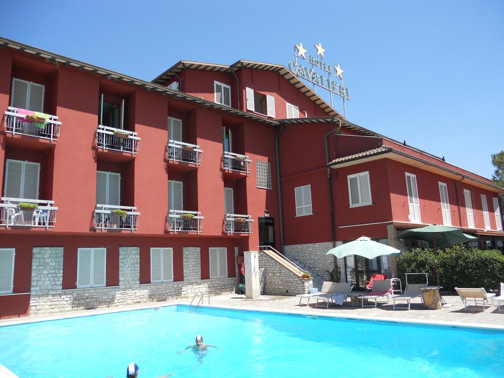 Hotel Cavalieri Passignano sul Trasimeno Extérieur photo