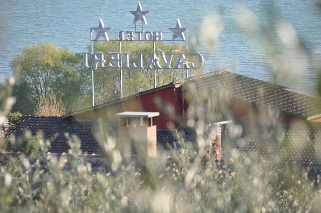 Hotel Cavalieri Passignano sul Trasimeno Extérieur photo