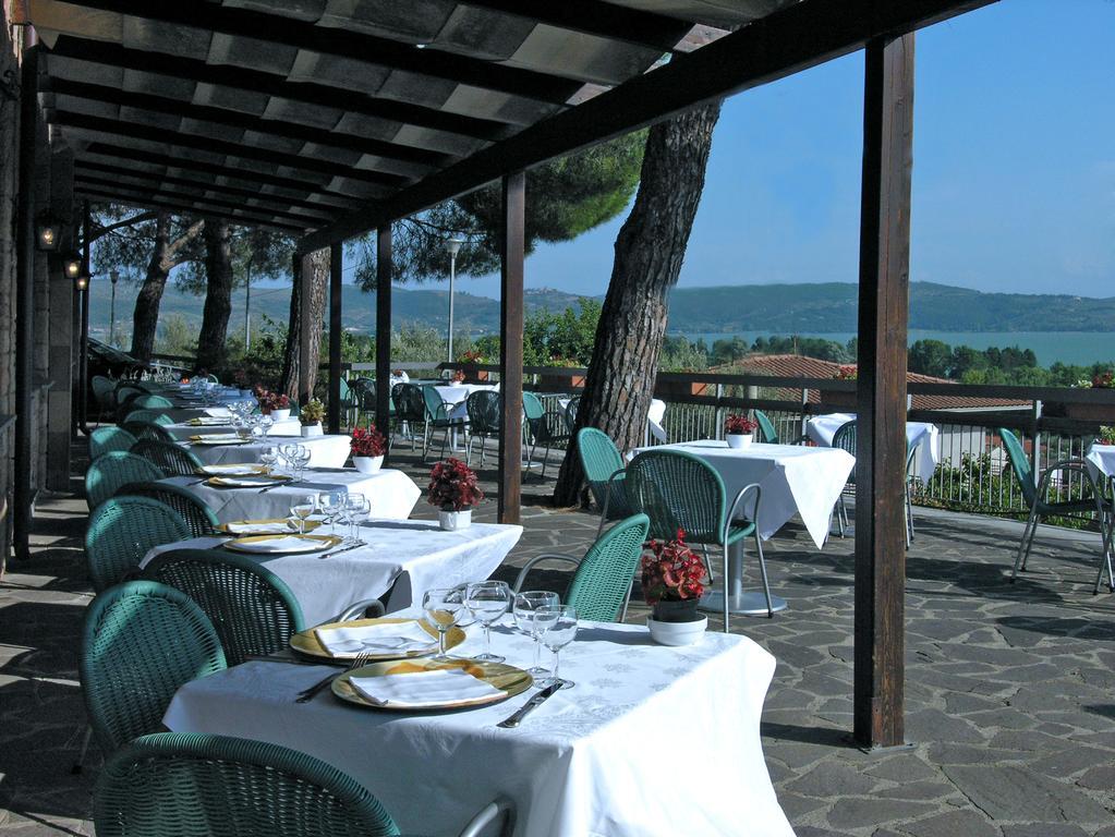 Hotel Cavalieri Passignano sul Trasimeno Extérieur photo
