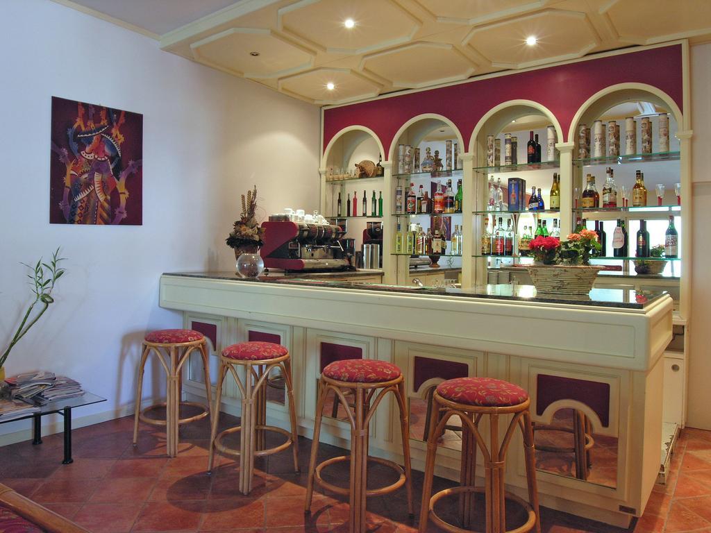 Hotel Cavalieri Passignano sul Trasimeno Extérieur photo