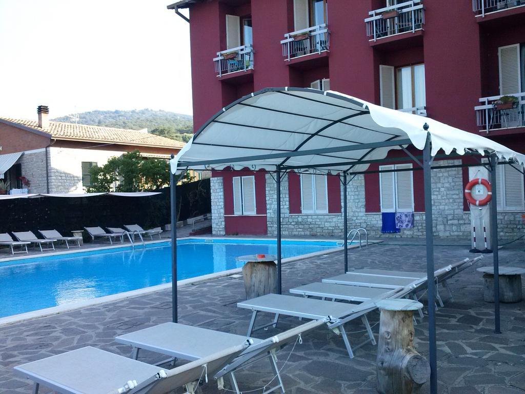 Hotel Cavalieri Passignano sul Trasimeno Extérieur photo